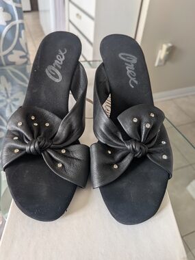 Onex Black Bow Stud Slide Sandals